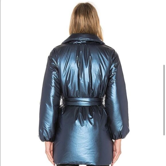 NWOT LOVERS + FRIENDS Calla Lily Belted Puffer Size Small - Picture 4 of 11